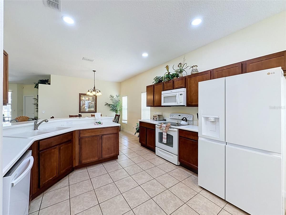 906 DORSET PLACE — photo 8 of 66
