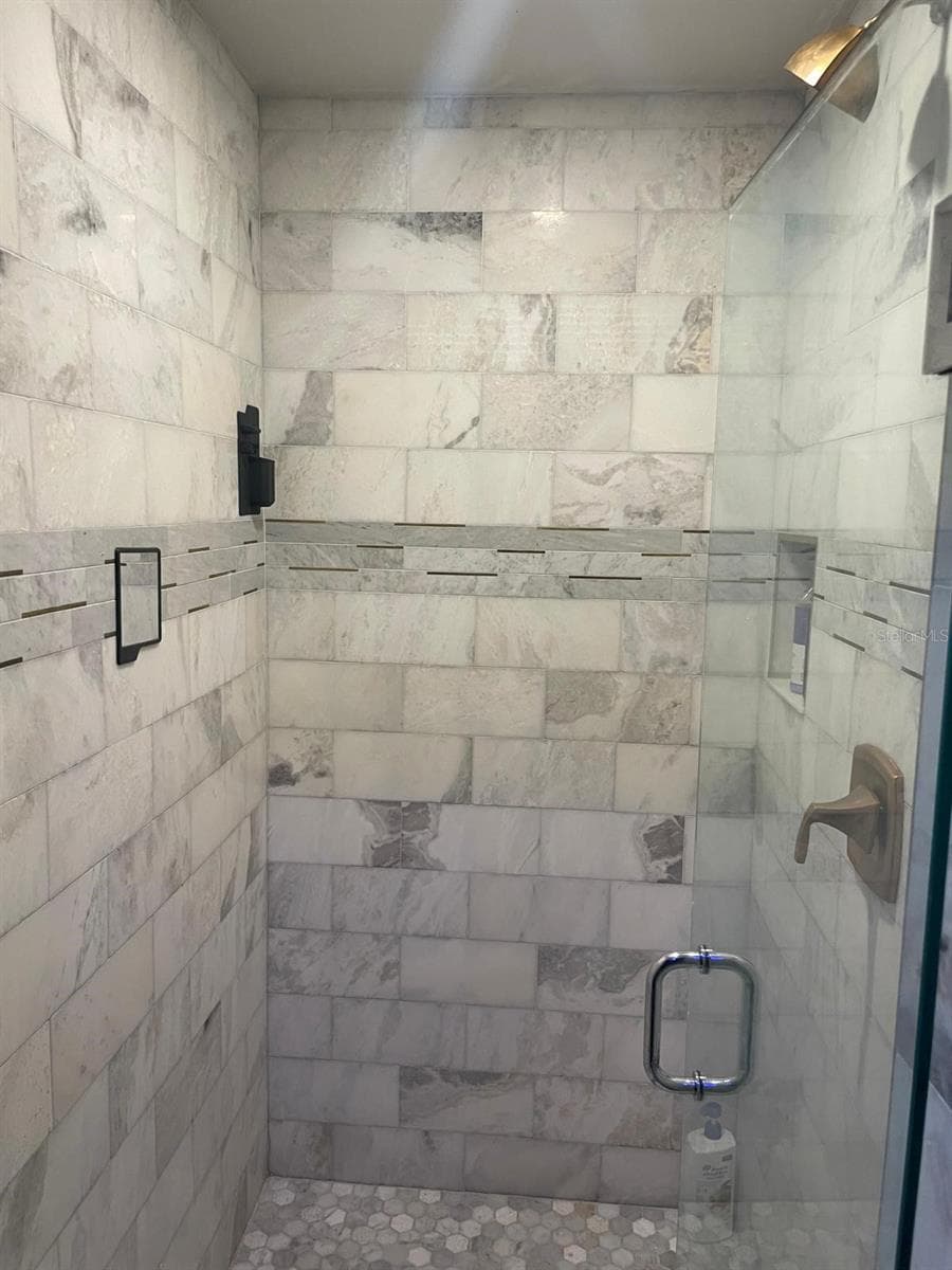 2251 GRAND AVENUE — photo 22 of 24