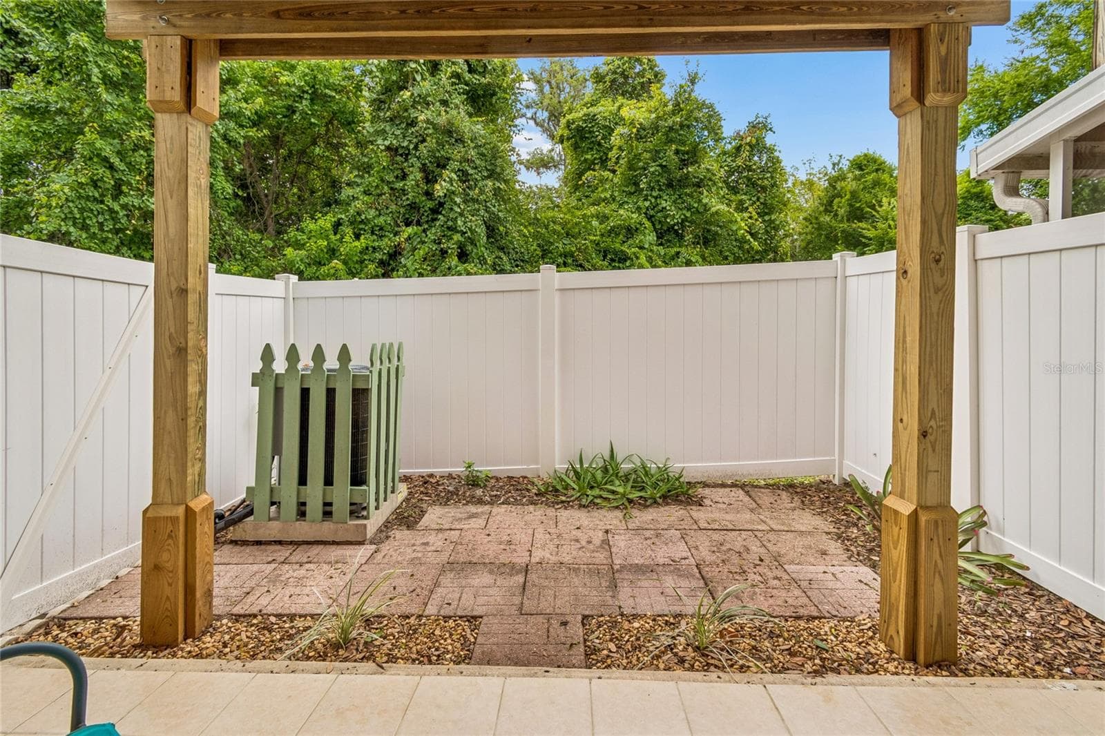 131 HIDDEN ARBOR COURT — photo 28 of 42