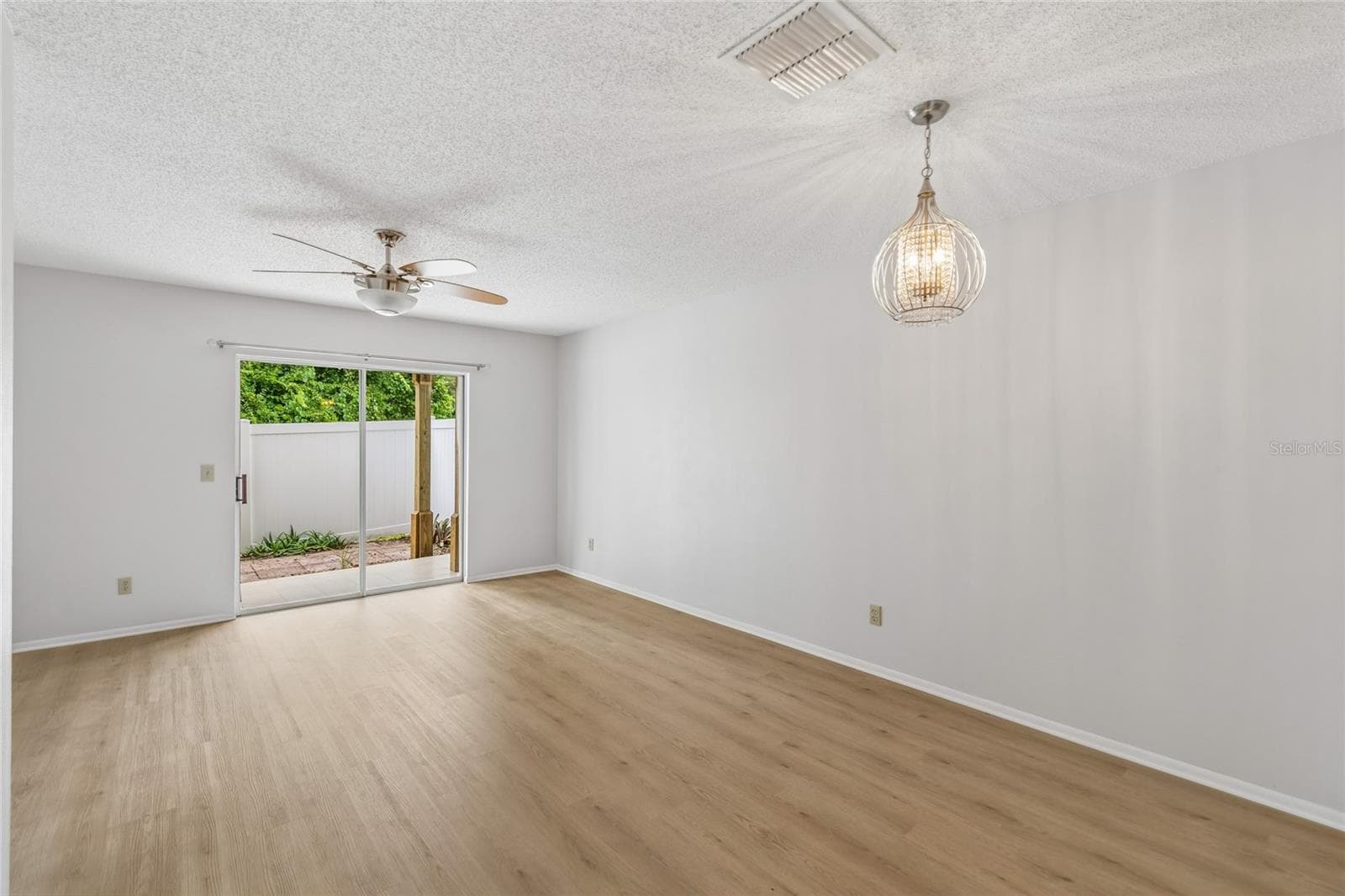 131 HIDDEN ARBOR COURT — photo 7 of 42