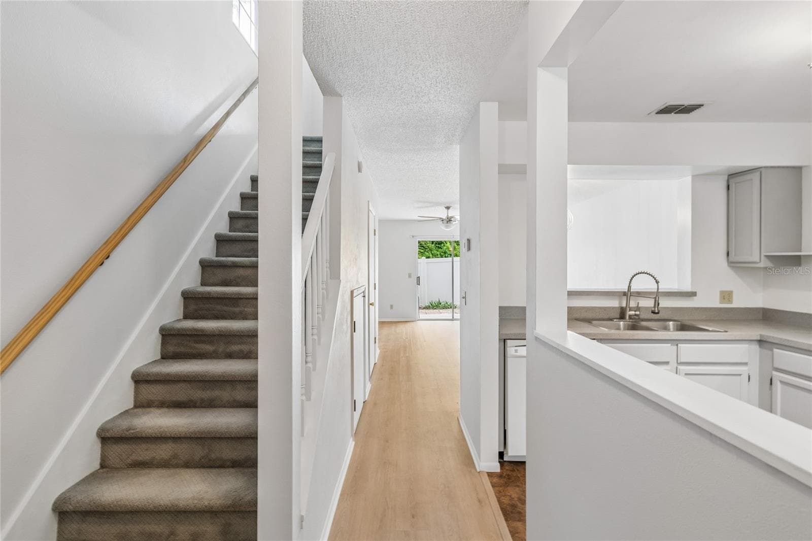 131 HIDDEN ARBOR COURT — photo 2 of 42