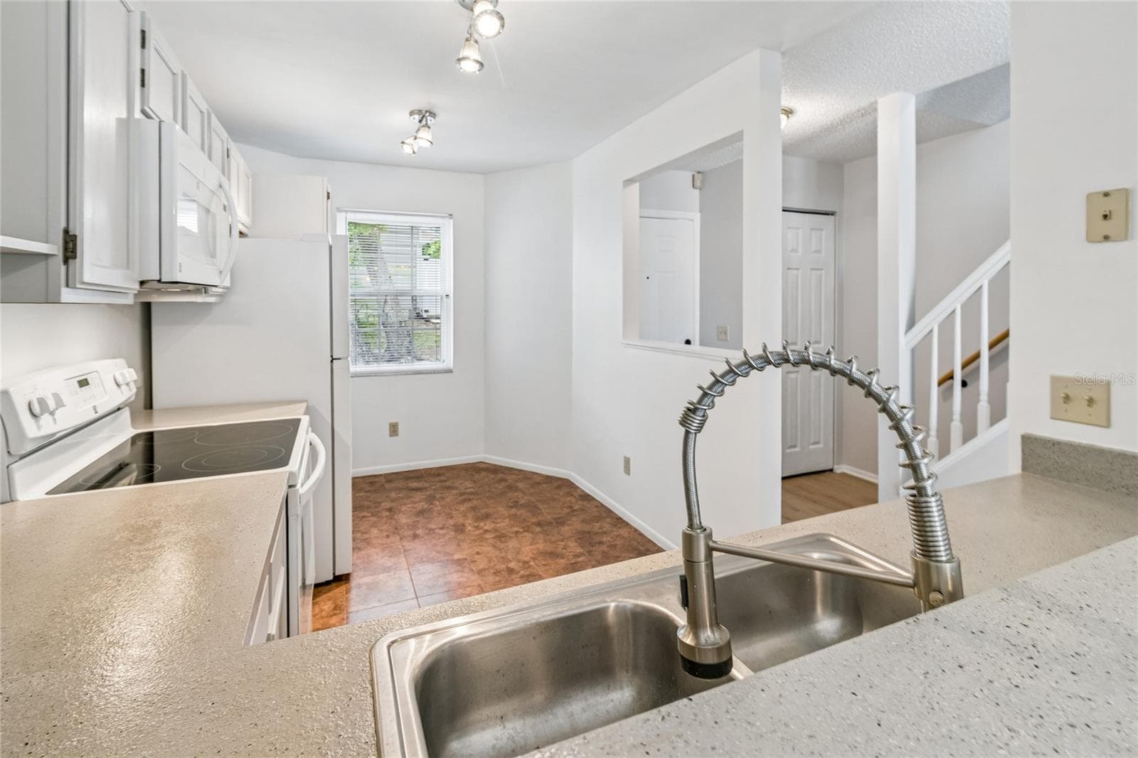 131 HIDDEN ARBOR COURT — photo 5 of 42