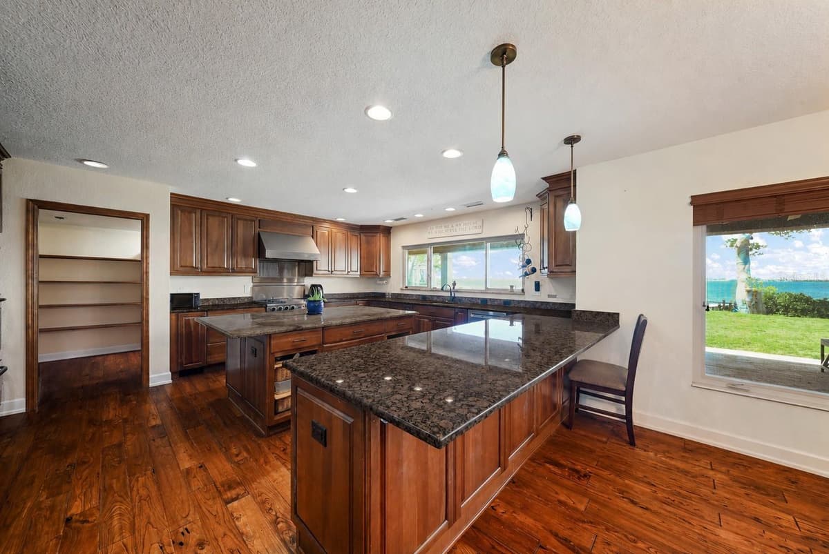 4900 RIVERVIEW BOULEVARD — photo 10 of 56
