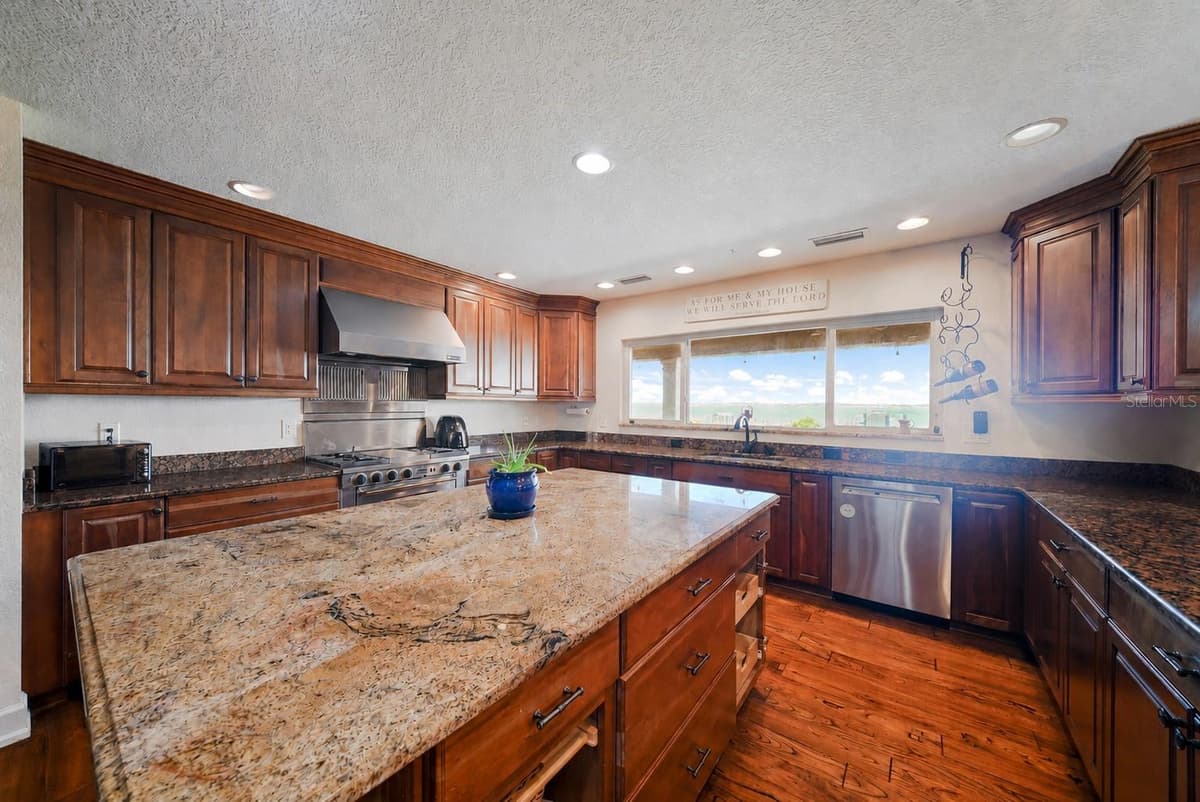 4900 RIVERVIEW BOULEVARD — photo 13 of 56