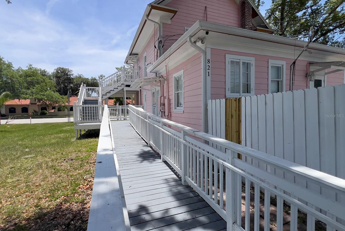 821 EMMETT STREET — photo 10 of 37