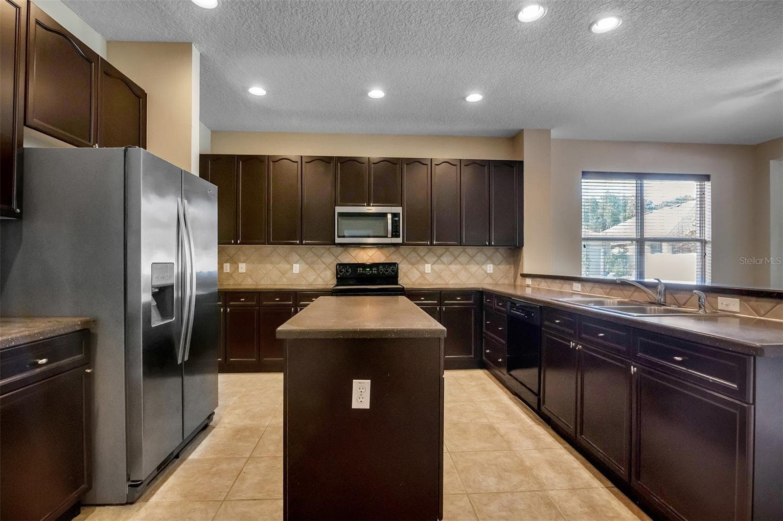 6648 HELSTON LANE — photo 9 of 47