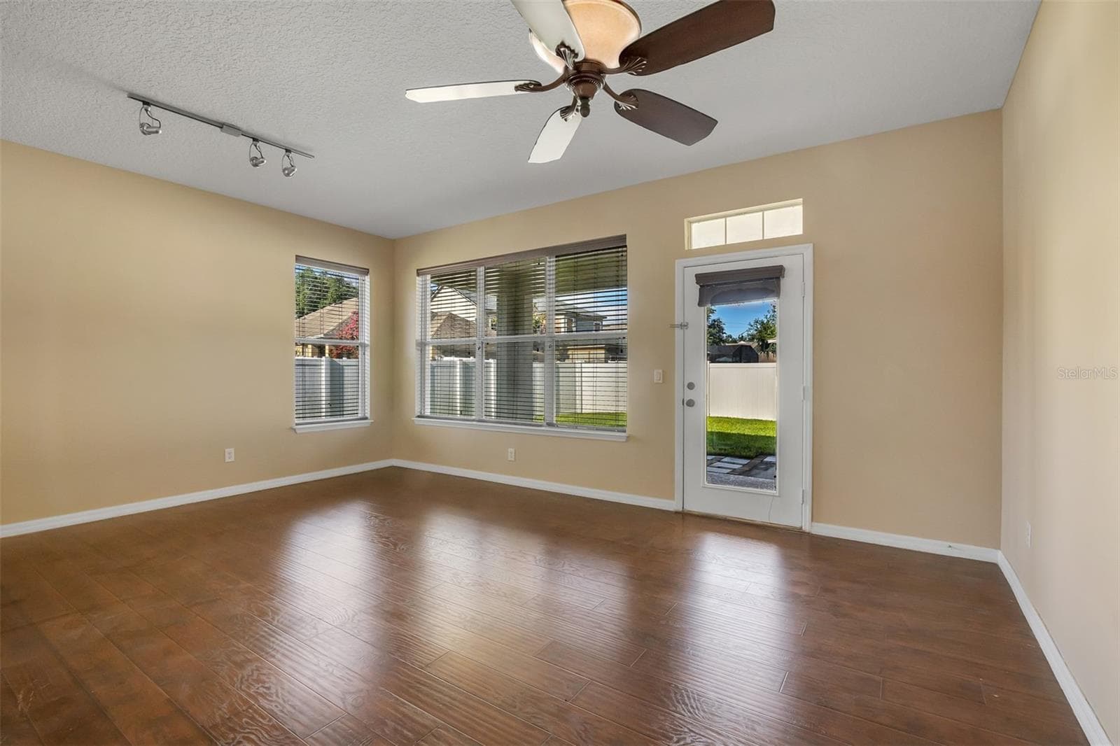 6648 HELSTON LANE — photo 15 of 47