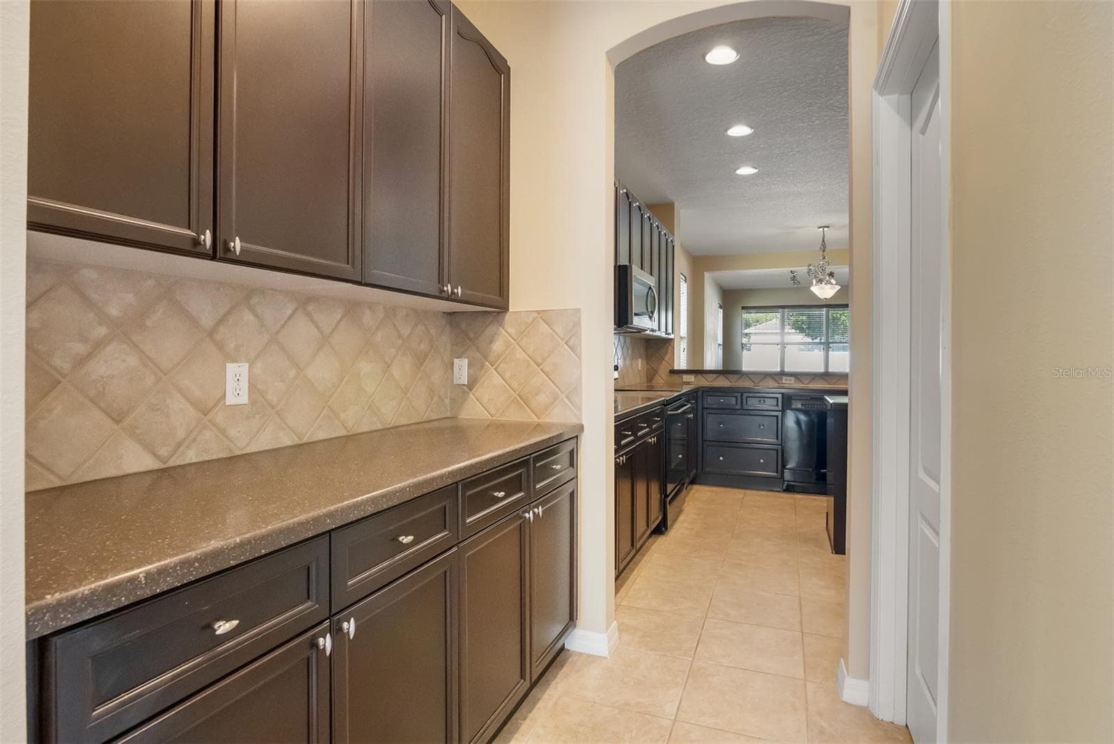 6648 HELSTON LANE — photo 11 of 47