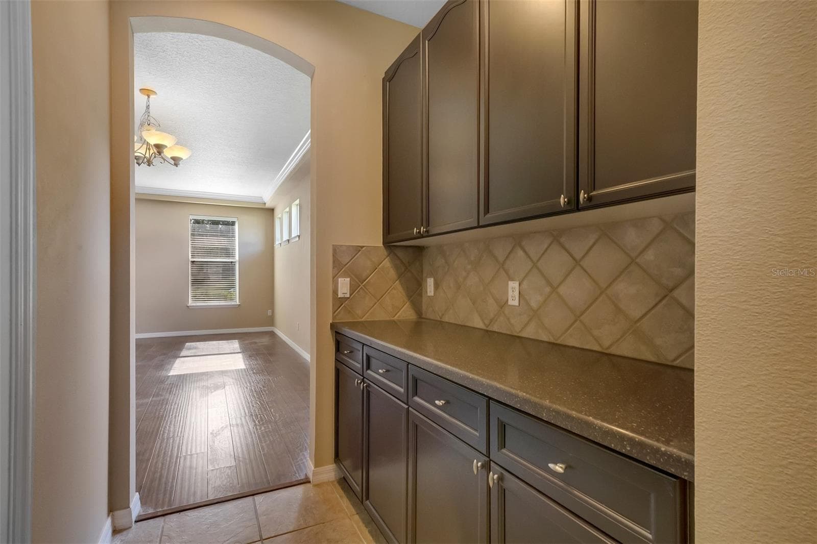 6648 HELSTON LANE — photo 12 of 47
