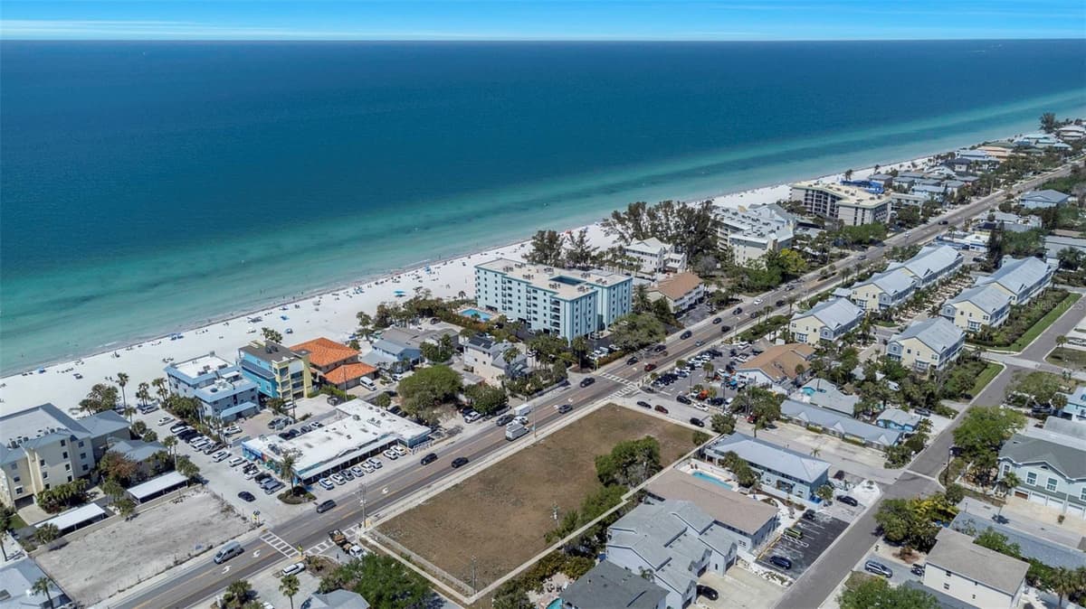 2300 GULF BOULEVARD — photo 22 of 43
