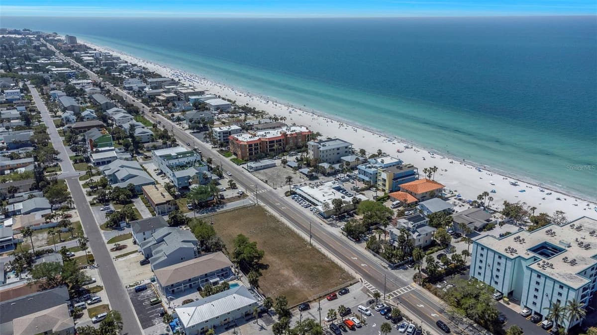 2300 GULF BOULEVARD — photo 1 of 43