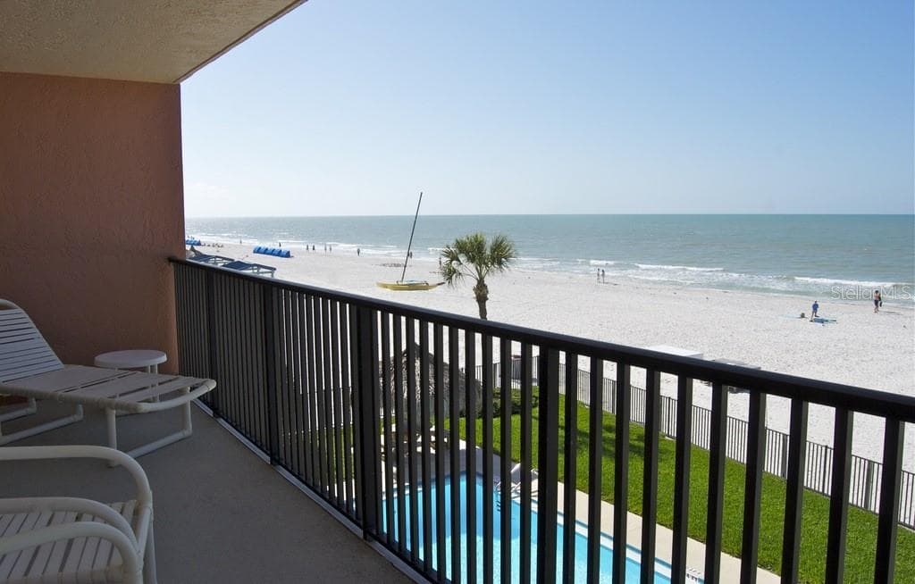 17334 GULF BOULEVARD — photo 6 of 41