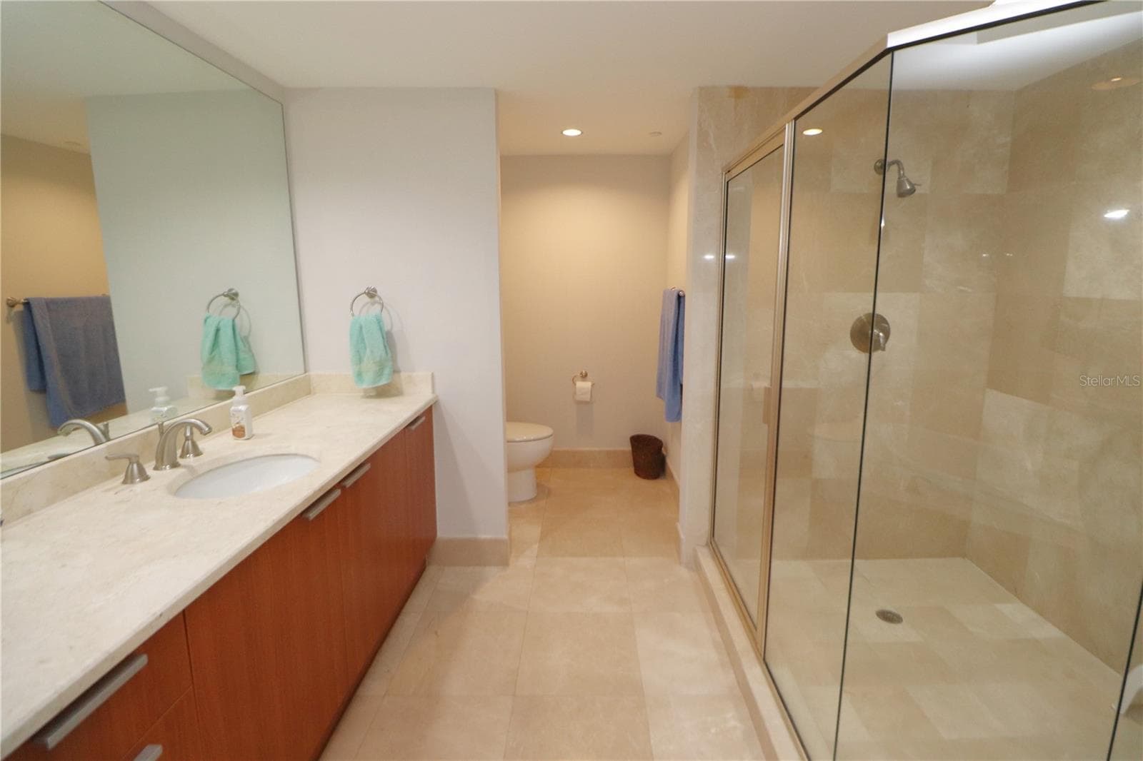 231 RIVERSIDE DRIVE — photo 12 of 40