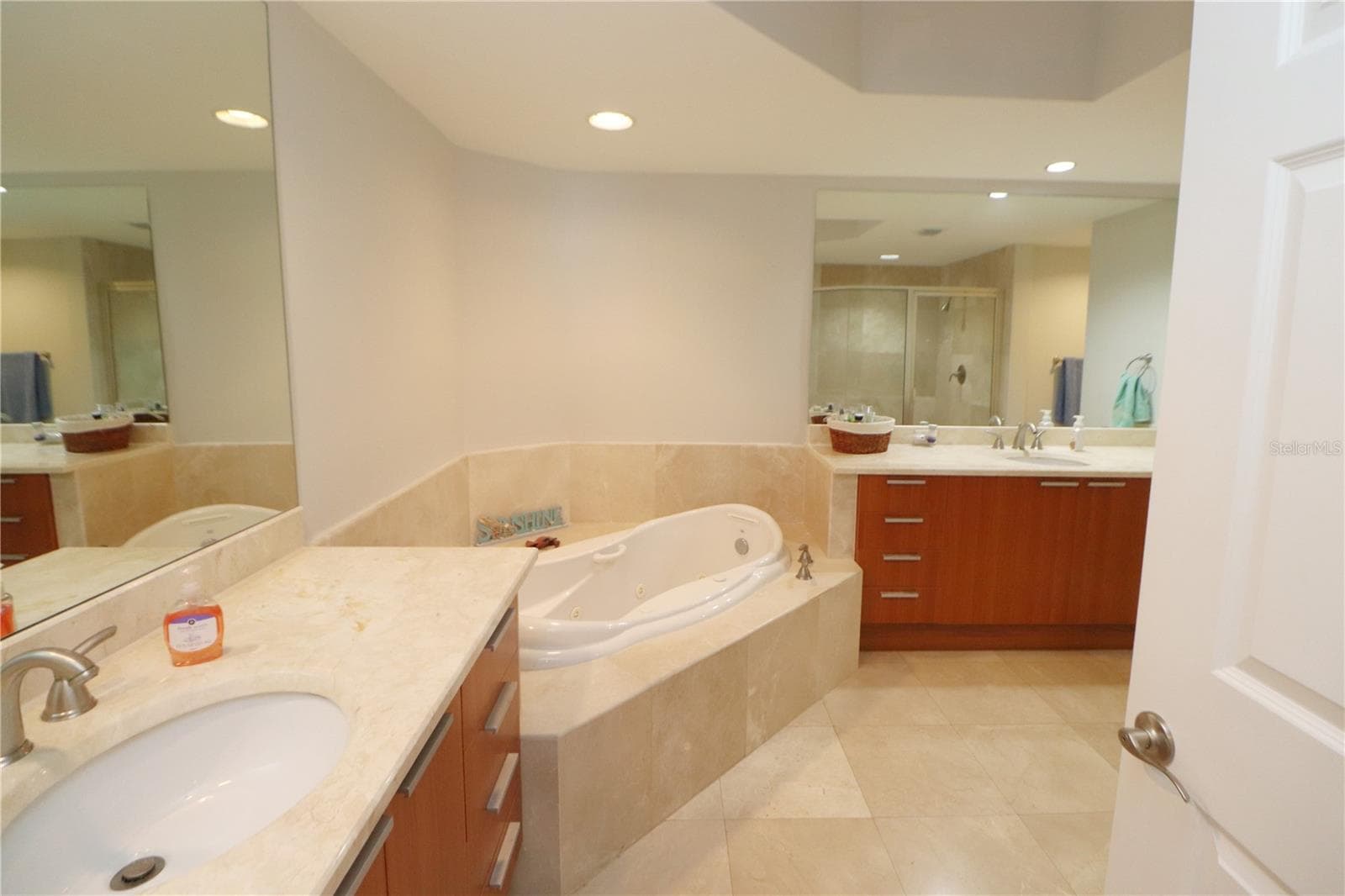 231 RIVERSIDE DRIVE — photo 13 of 40