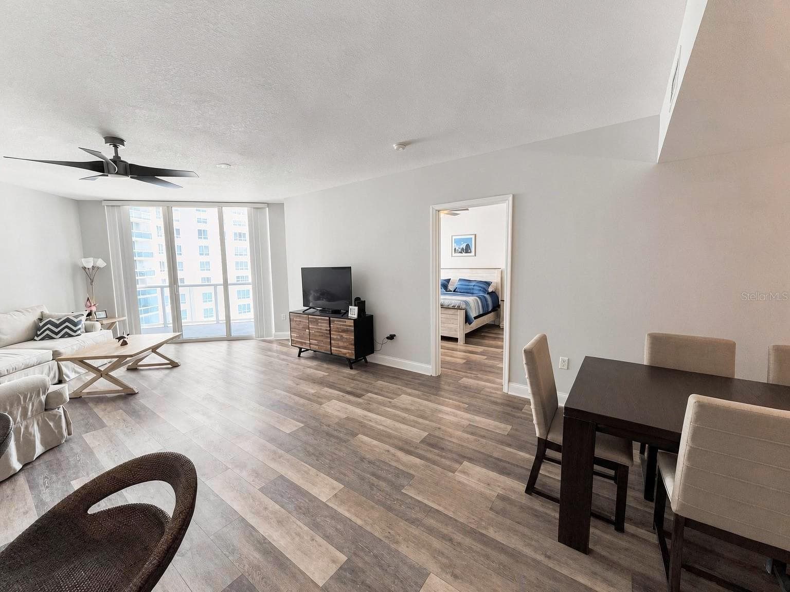 231 RIVERSIDE DRIVE — photo 5 of 40
