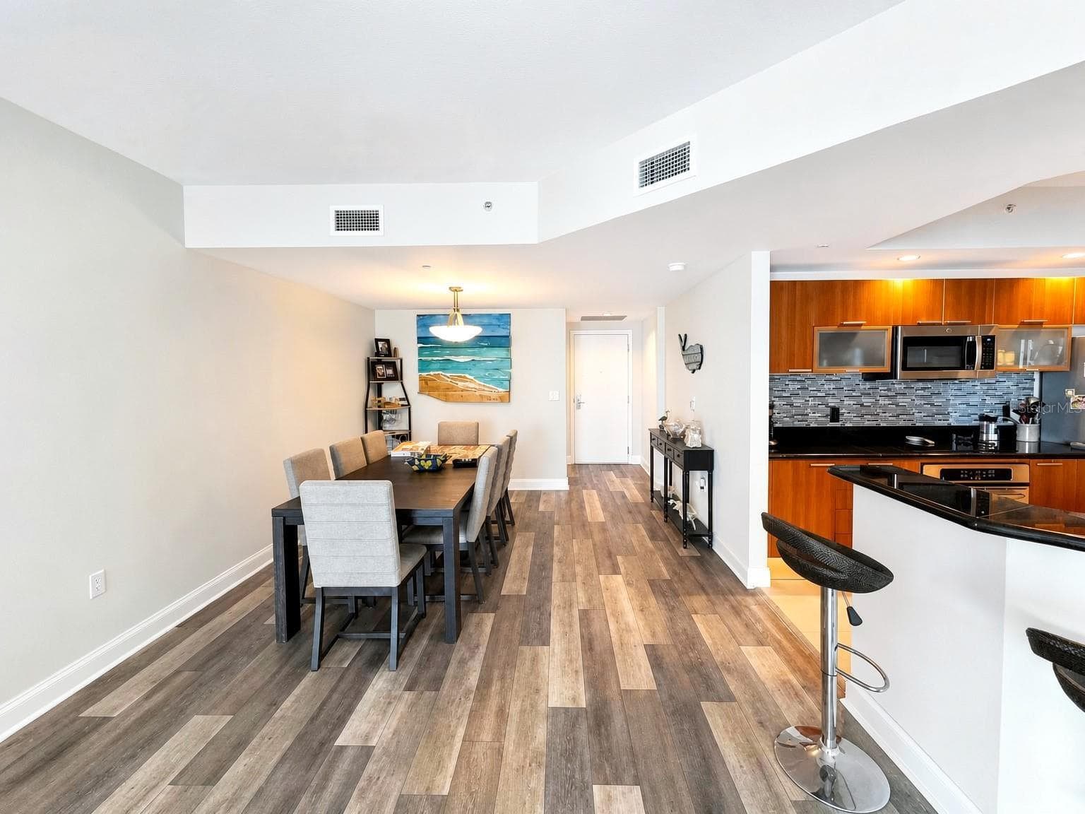 231 RIVERSIDE DRIVE — photo 15 of 40
