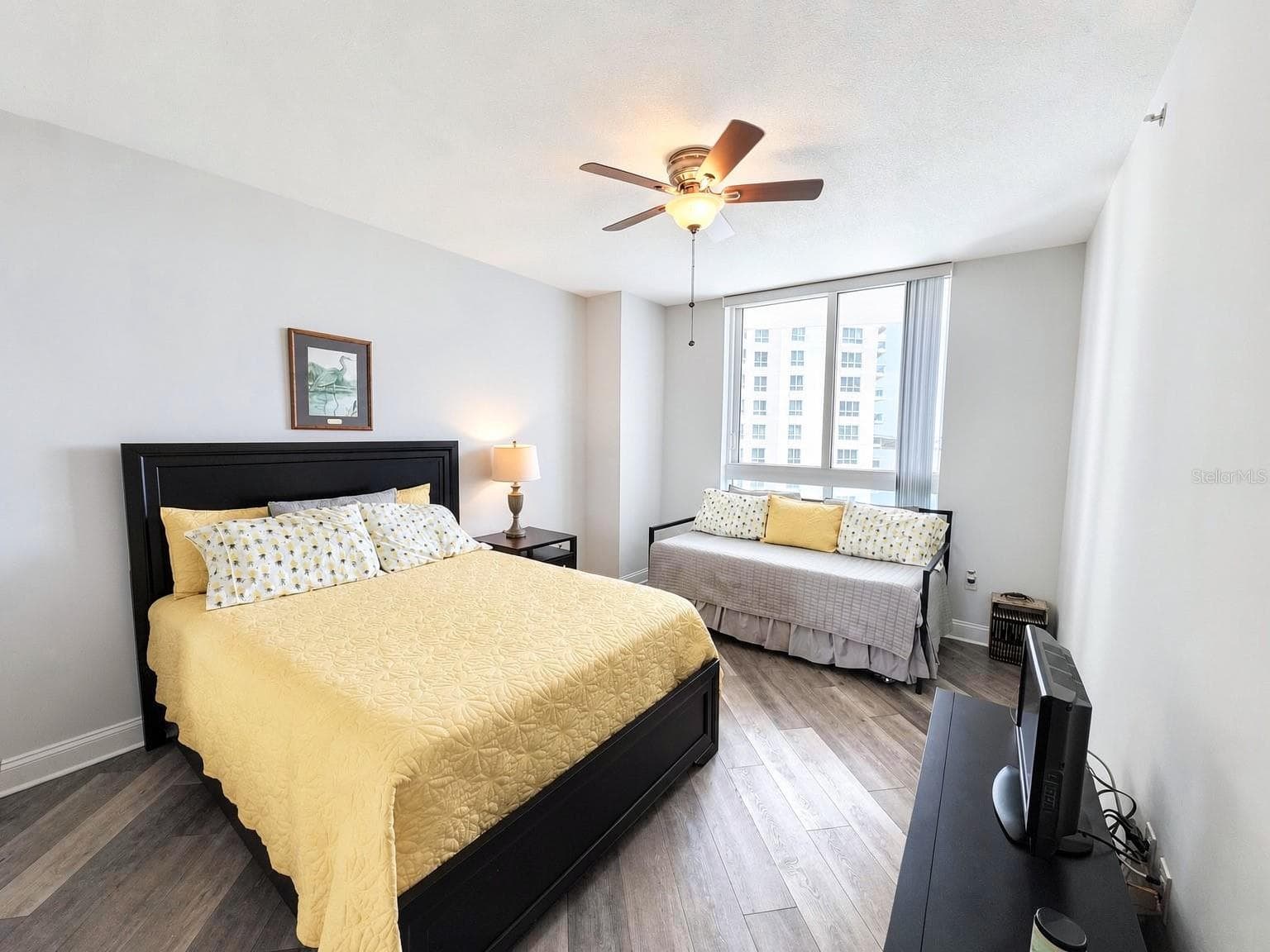 231 RIVERSIDE DRIVE — photo 16 of 40