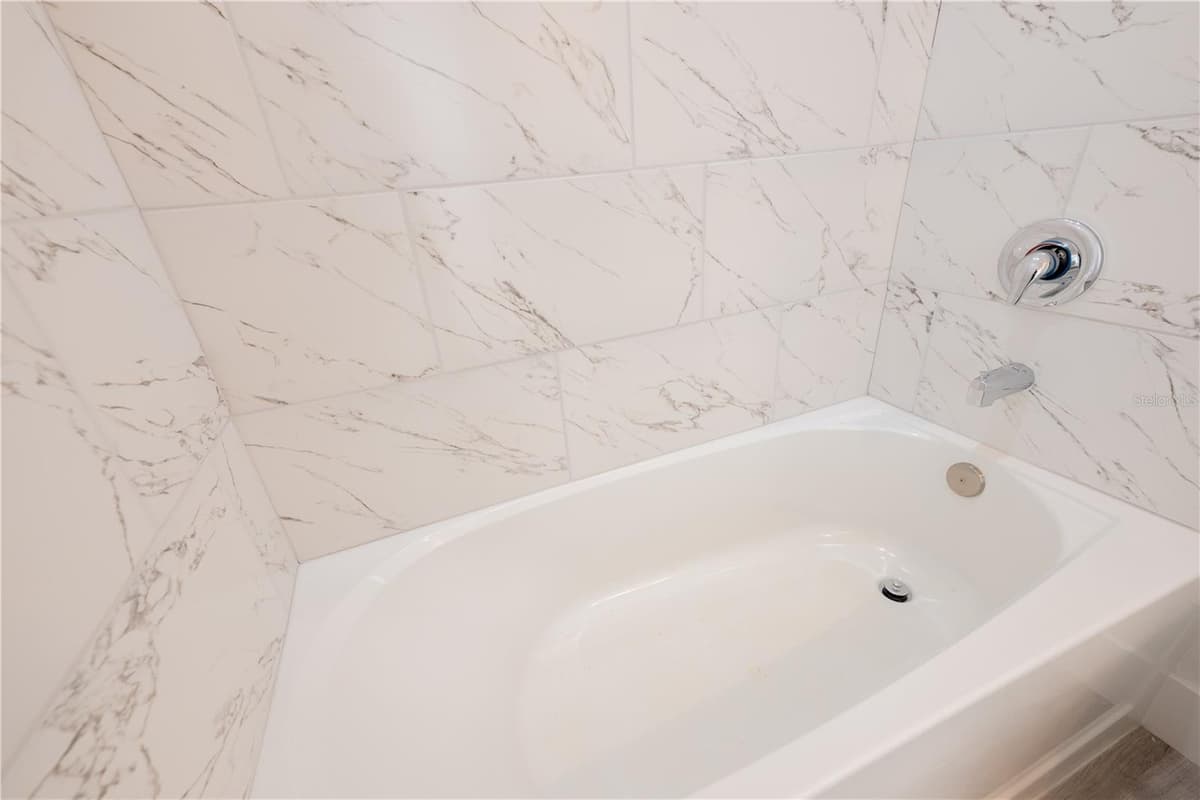 9298 MENDOZA WAY — photo 11 of 32