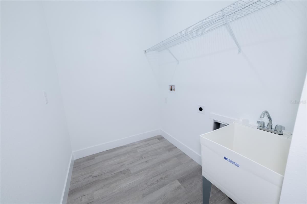 9298 MENDOZA WAY — photo 17 of 32