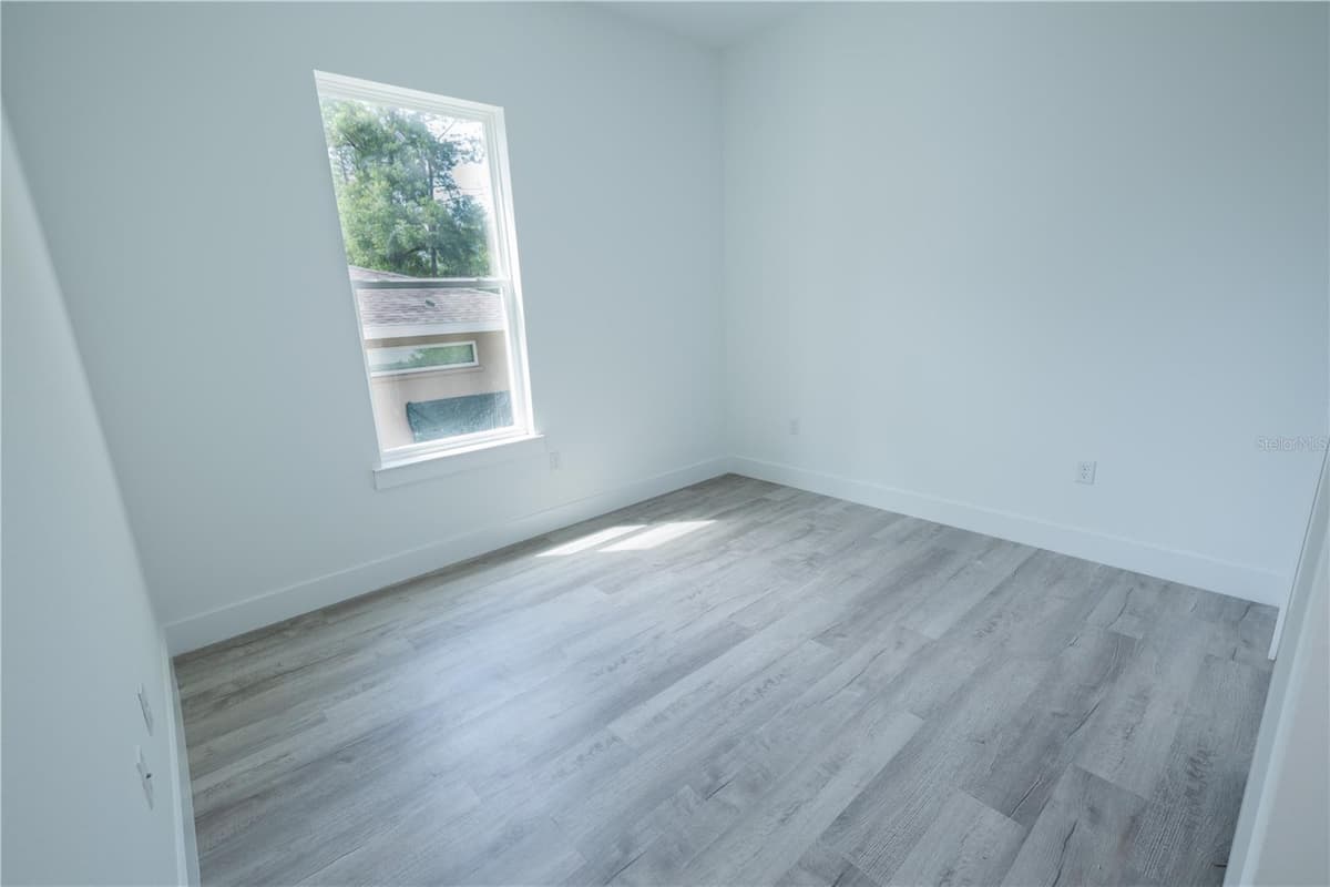 9298 MENDOZA WAY — photo 7 of 32