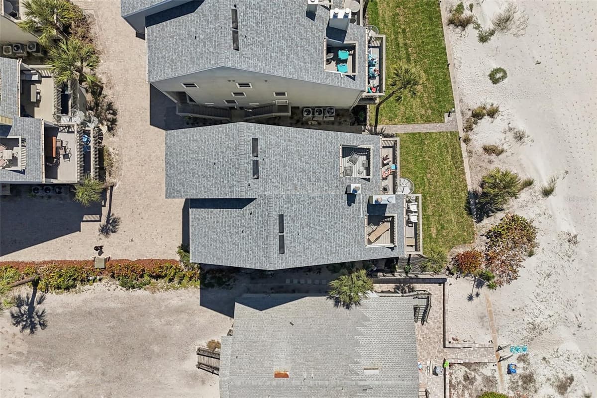 19930 GULF BOULEVARD — photo 41 of 46