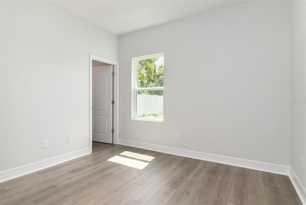12 SCHOOL AVENUE — photo 12 of 13