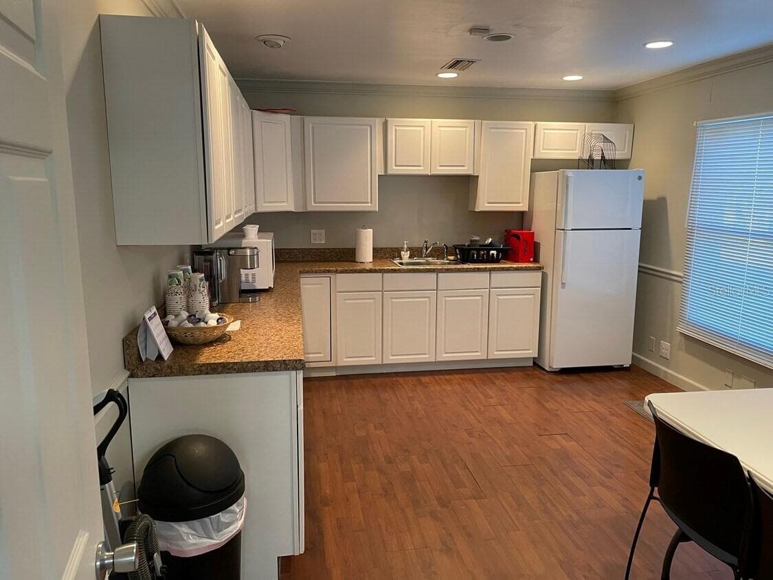 385 WASHINGTON STREET — photo 2 of 9