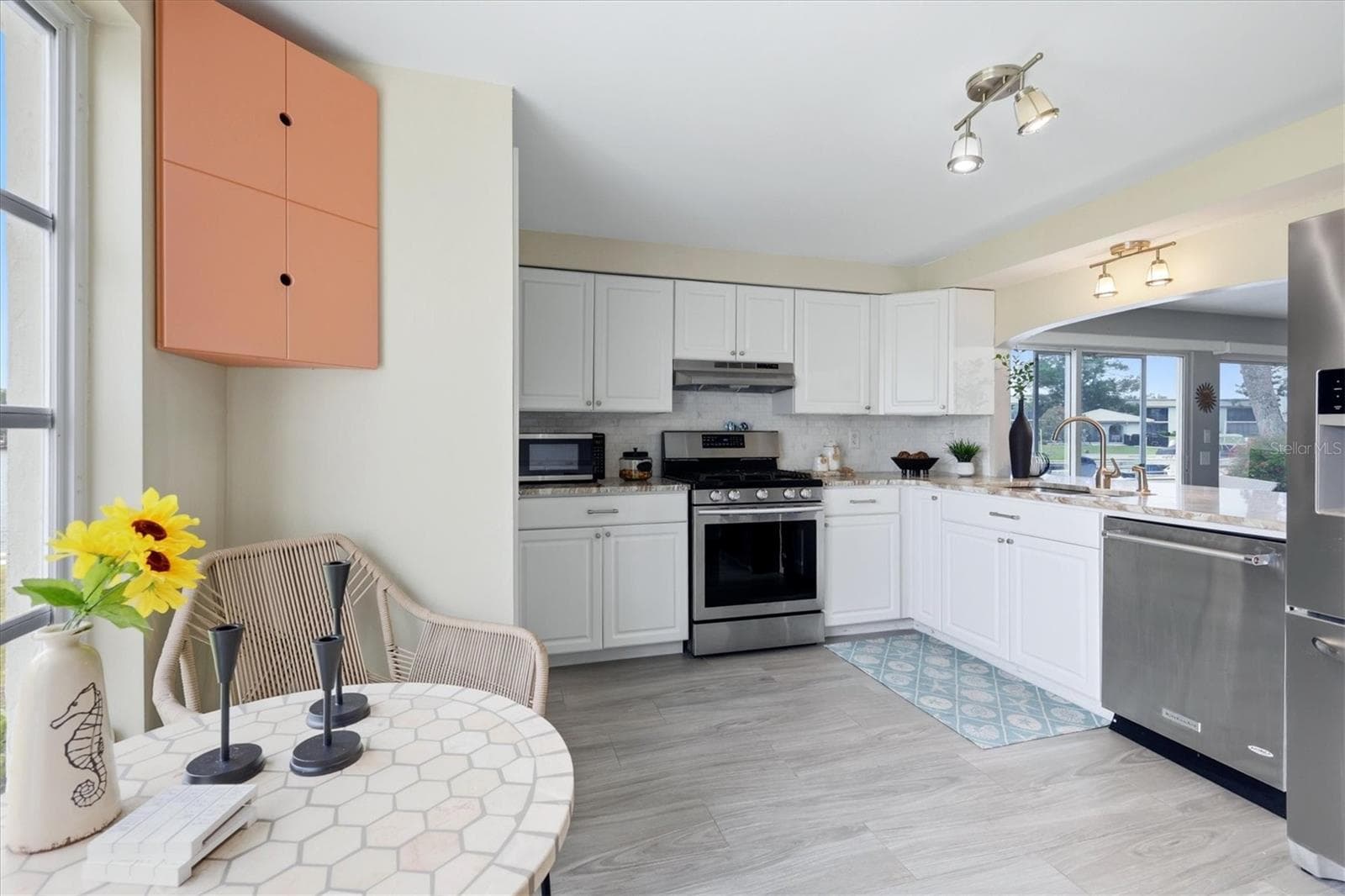24 OAKWOOD DRIVE — photo 17 of 36