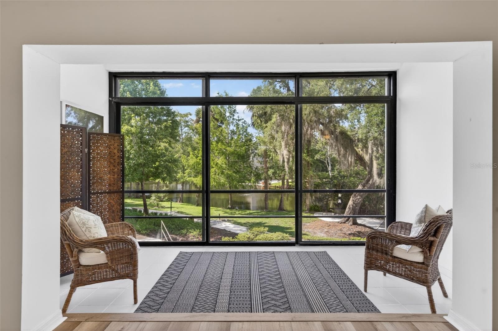 700 MELROSE AVENUE — photo 4 of 27