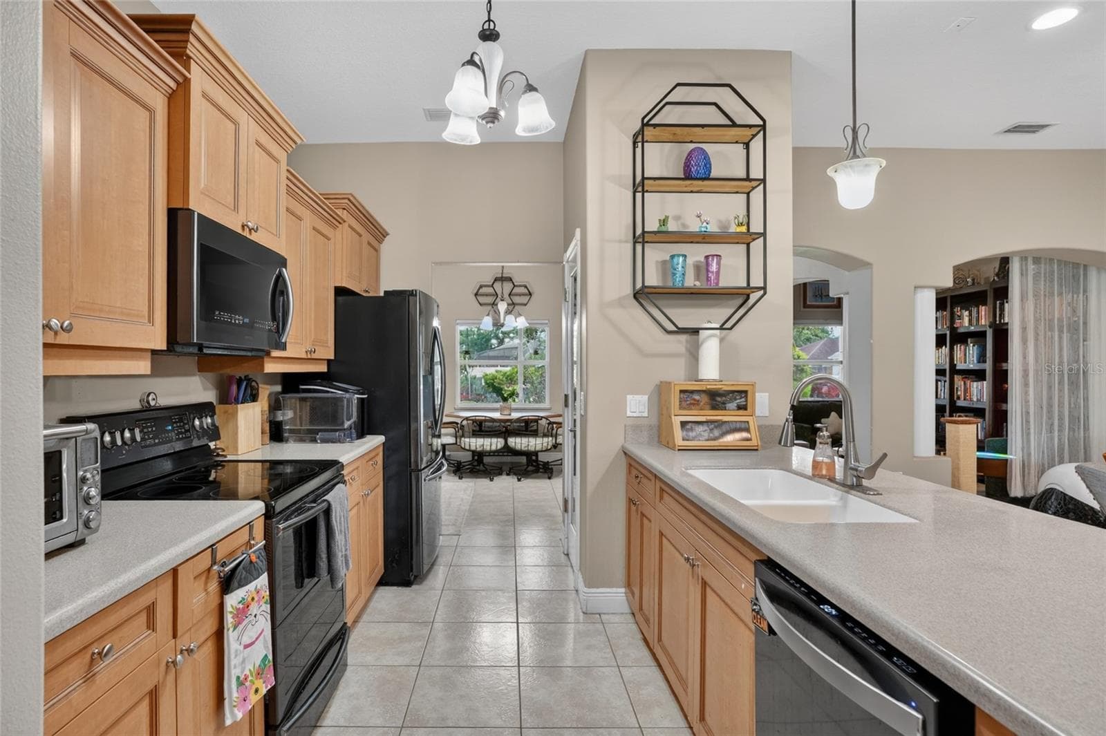 3956 FOOTHILL DRIVE — photo 10 of 33