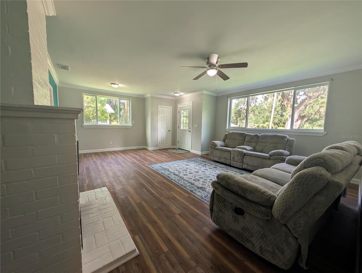 414 PROSPECT STREET — photo 3 of 28