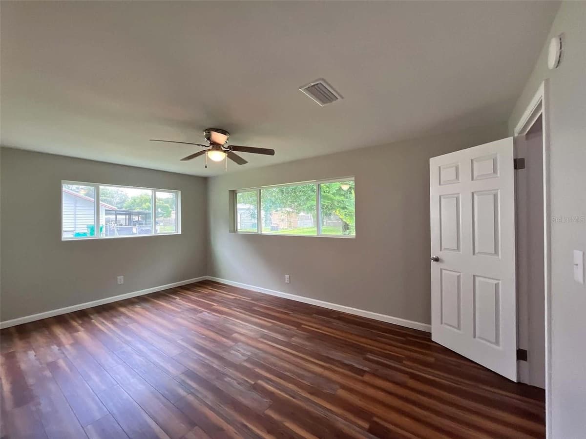 414 PROSPECT STREET — photo 9 of 28