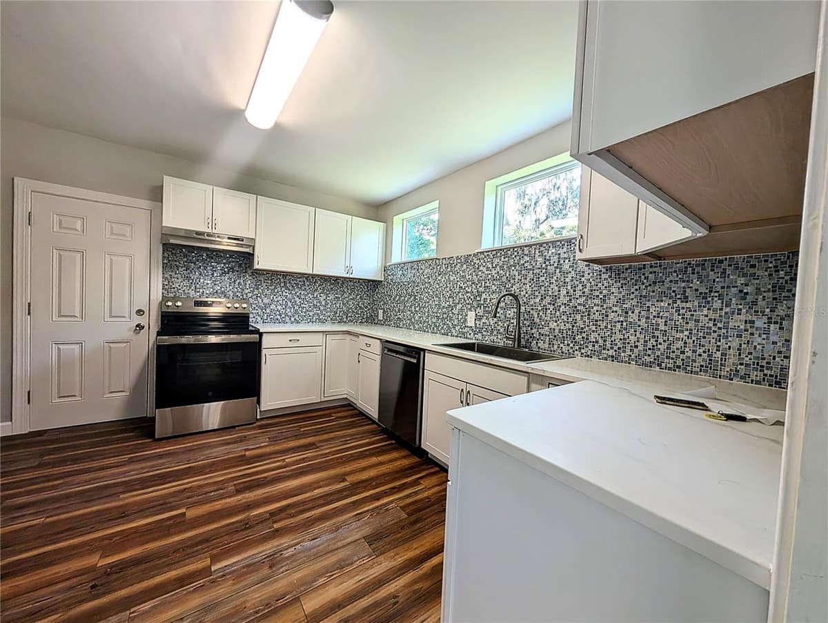 414 PROSPECT STREET — photo 7 of 28