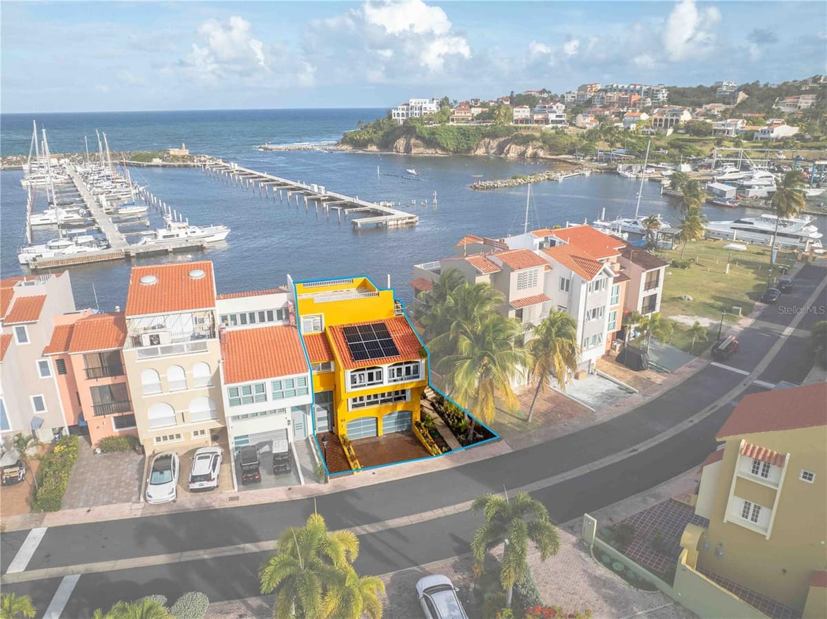53 ISLA SAN MIGUEL — photo 1 of 49
