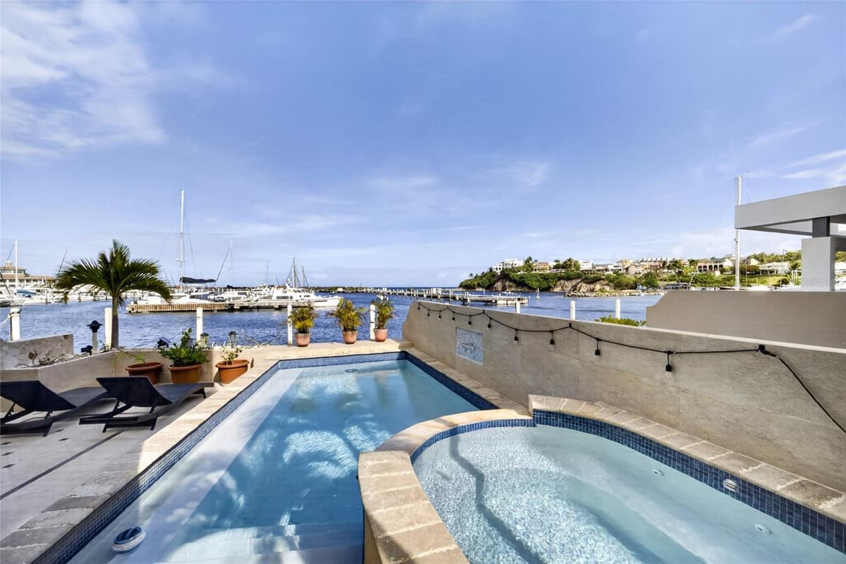 53 ISLA SAN MIGUEL — photo 47 of 49