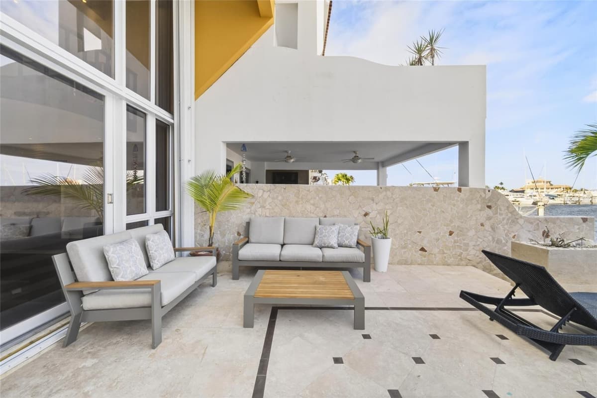 53 ISLA SAN MIGUEL — photo 46 of 49