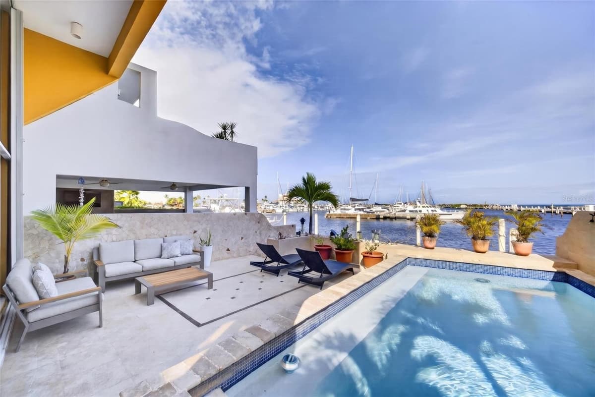 53 ISLA SAN MIGUEL — photo 45 of 49
