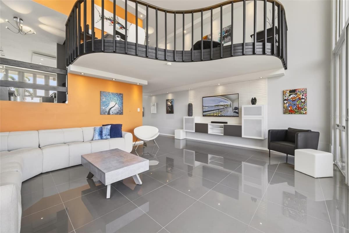 53 ISLA SAN MIGUEL — photo 11 of 49