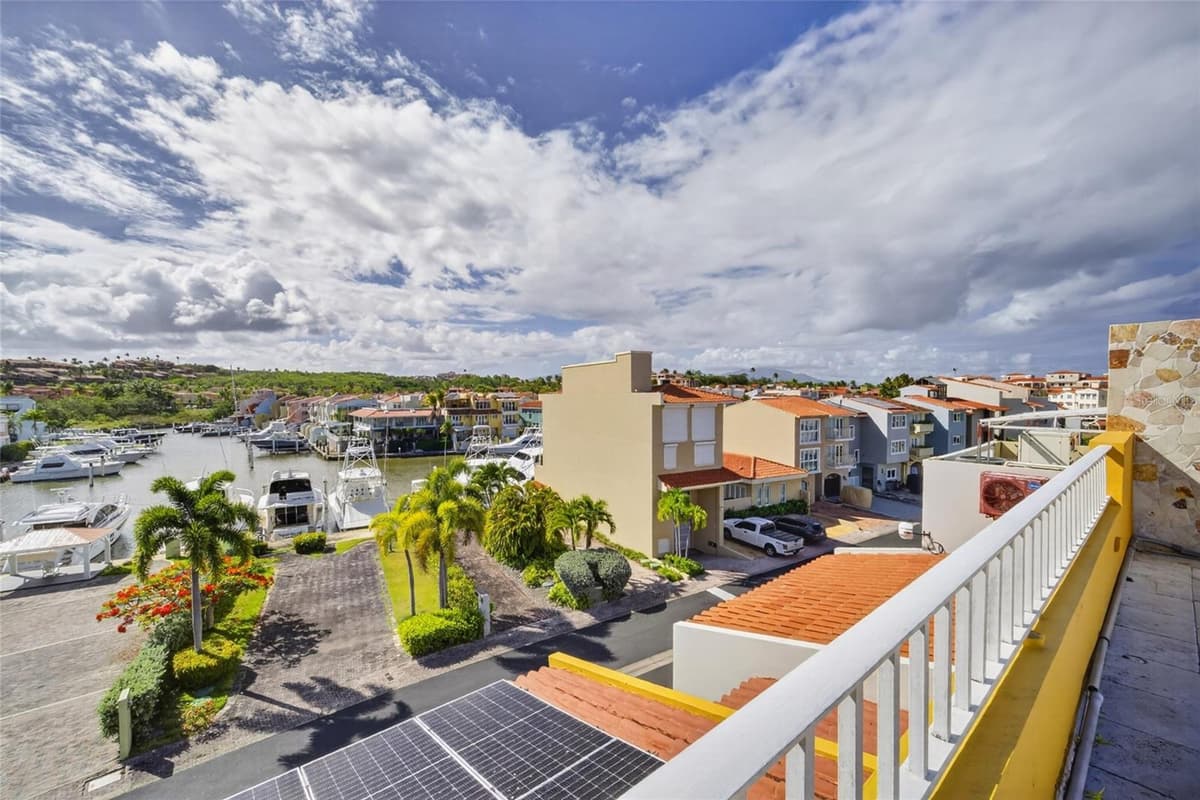 53 ISLA SAN MIGUEL — photo 41 of 49