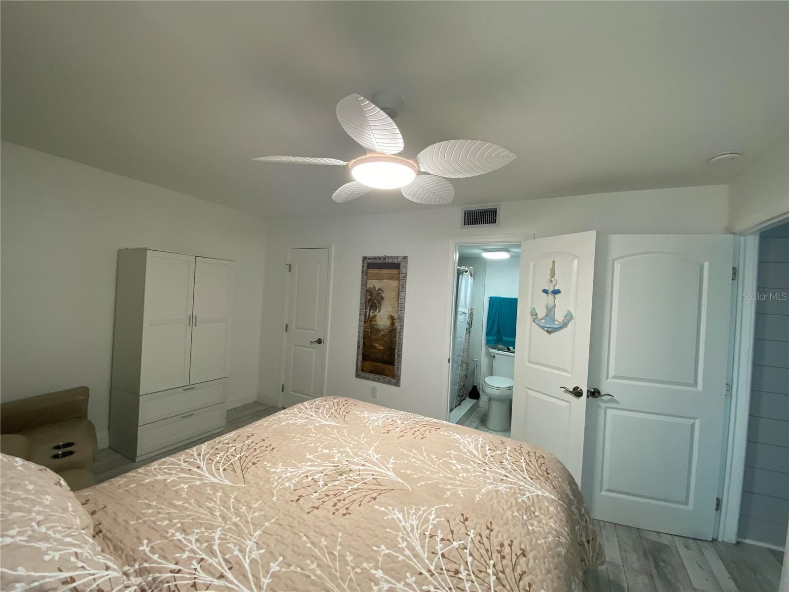 230 MEDALLION BOULEVARD — photo 14 of 37