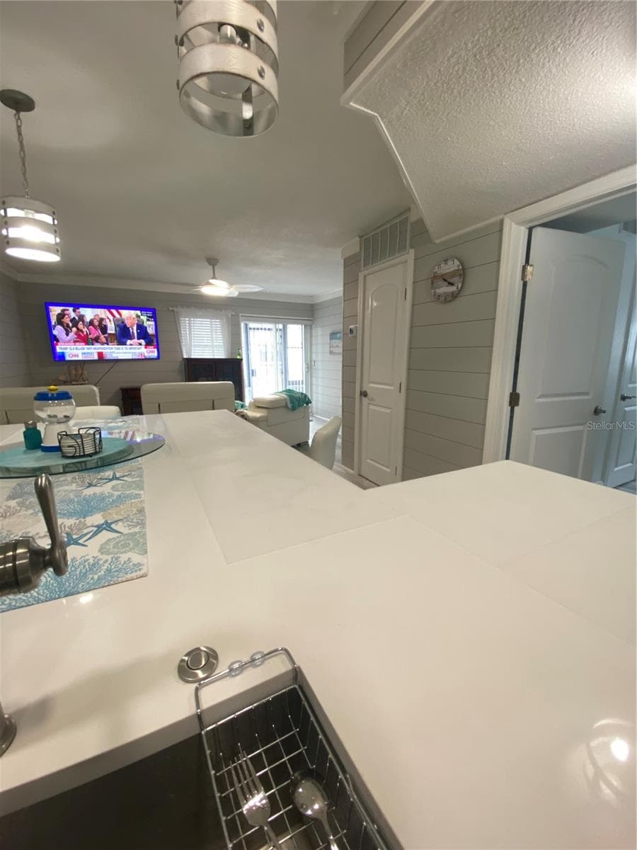 230 MEDALLION BOULEVARD — photo 13 of 37
