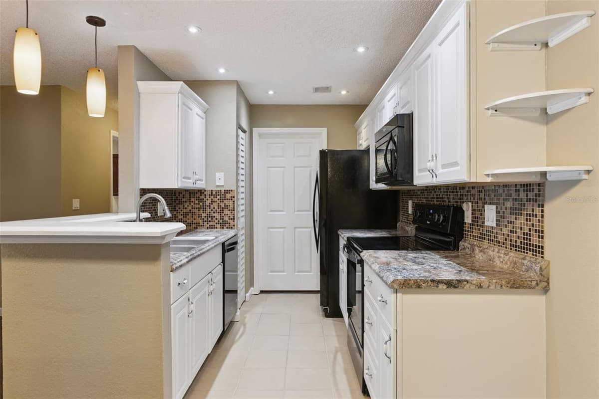 2532 GRASSY POINT DR — photo 7 of 33