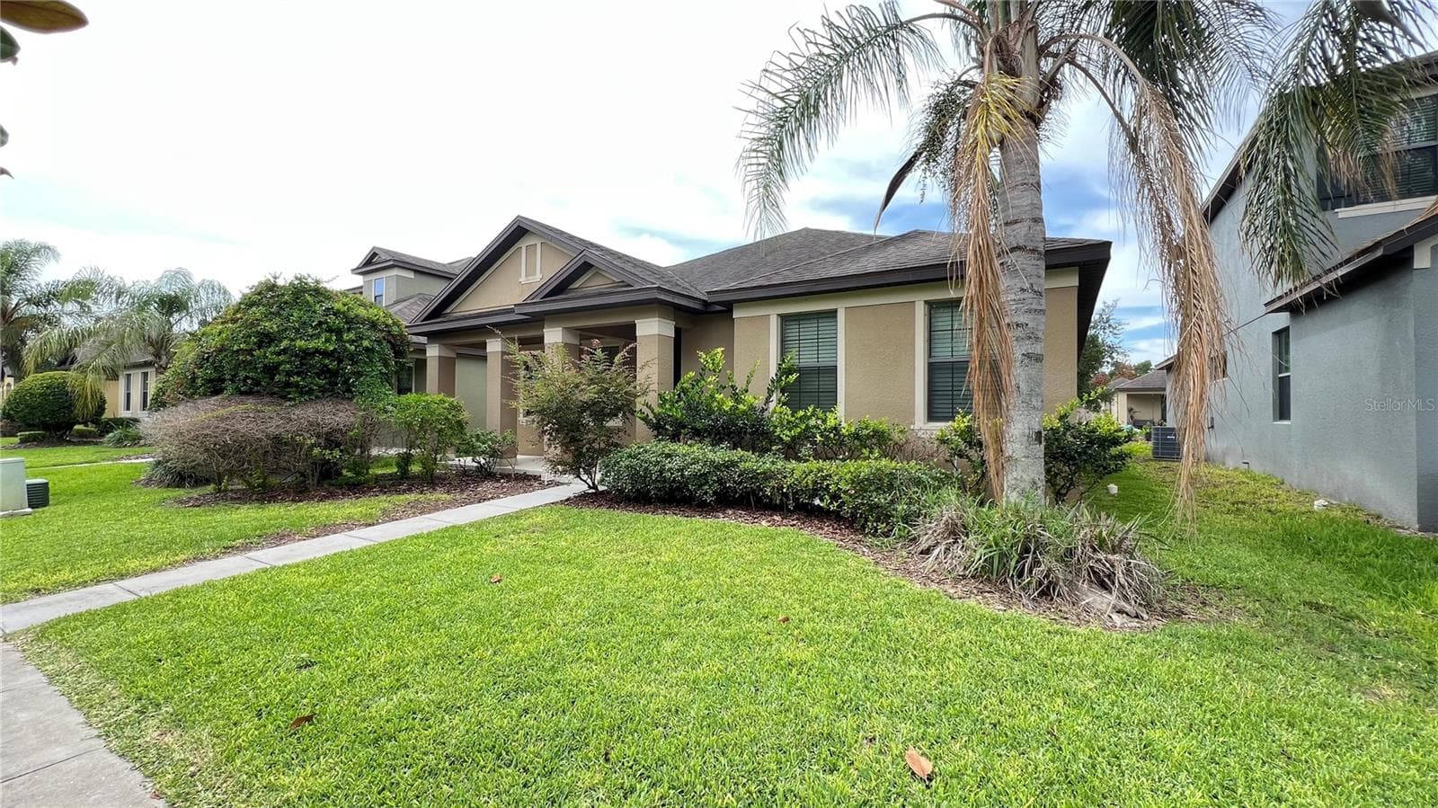 13324 LONGACRE DRIVE — photo 3 of 34