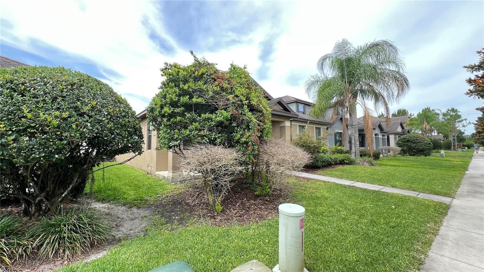 13324 LONGACRE DRIVE — photo 4 of 34
