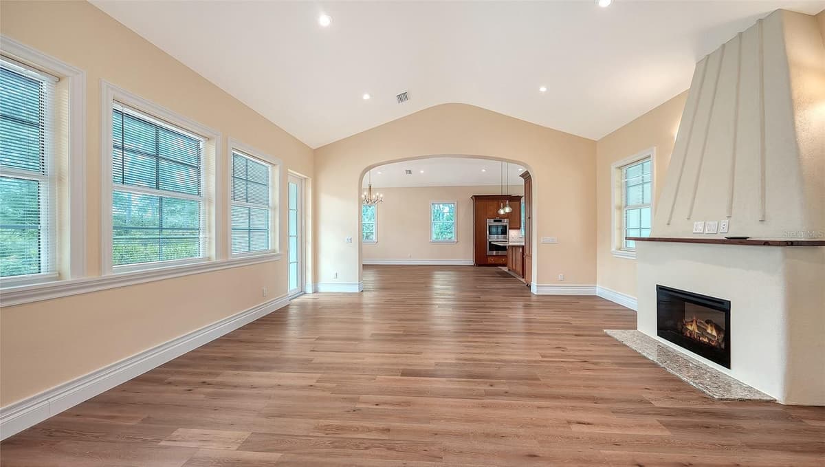 360 N POINT ROAD — photo 8 of 49