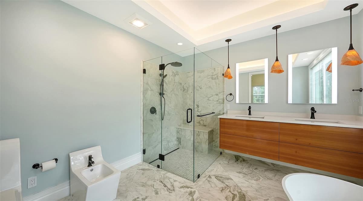 360 N POINT ROAD — photo 16 of 49