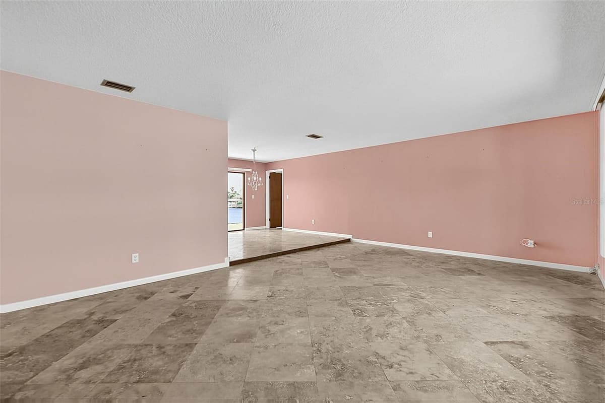 10 CROW COURT — photo 24 of 68