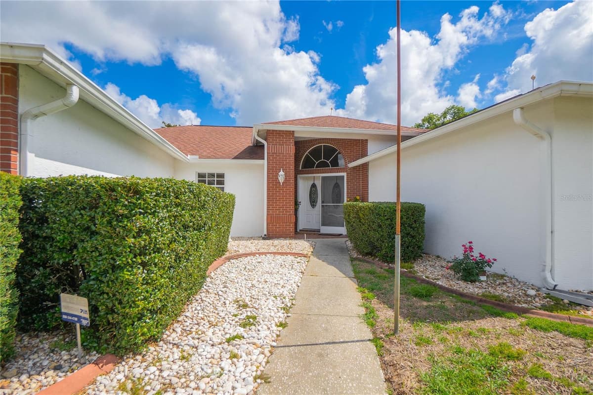 3943 FIELDWOOD COURT — photo 4 of 40