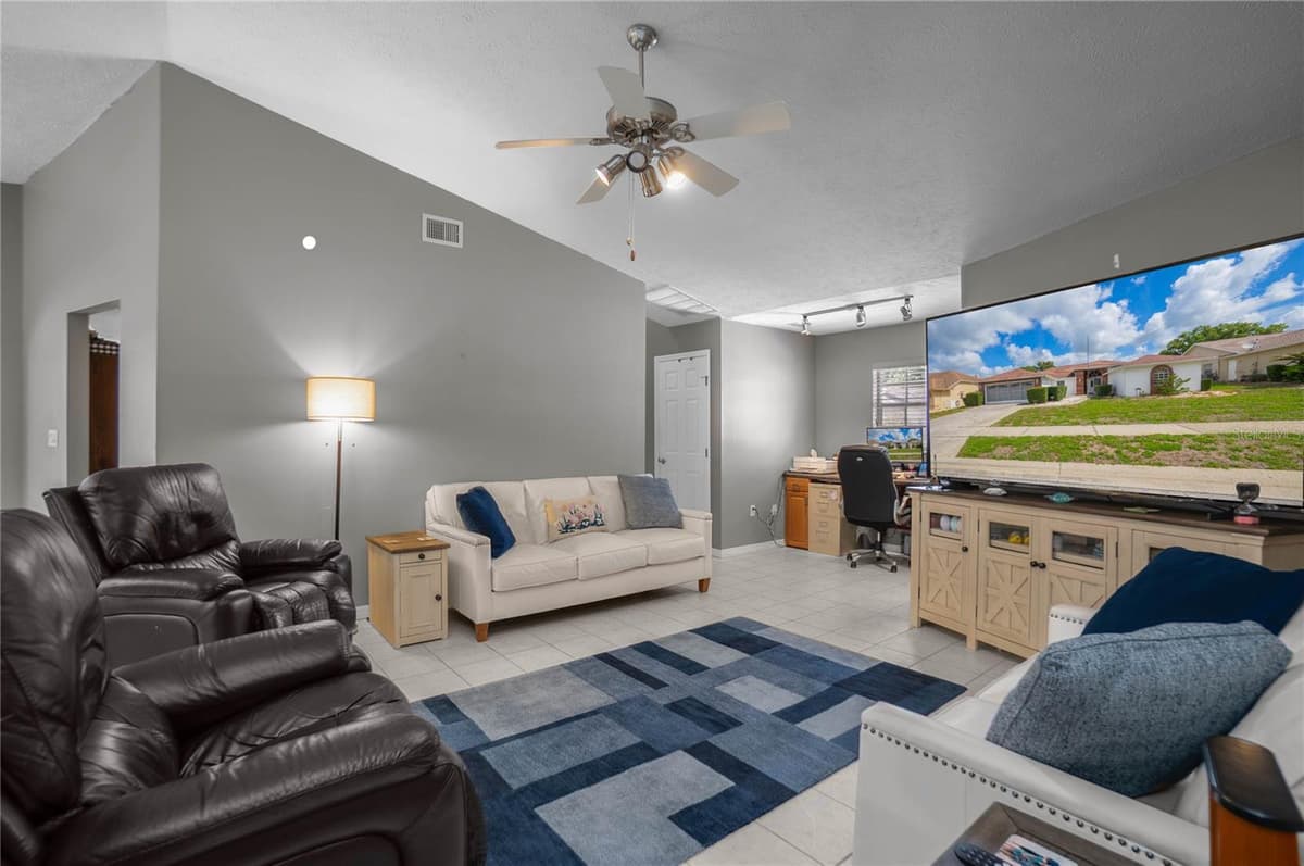 3943 FIELDWOOD COURT — photo 16 of 40
