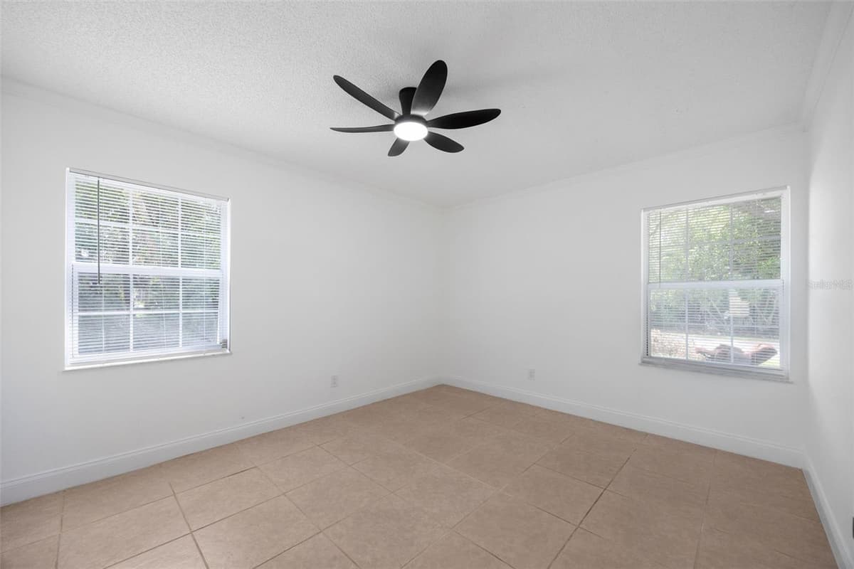 1010 CLEARMONT STREET — photo 7 of 25